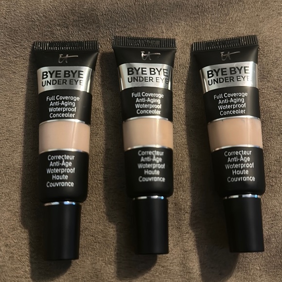 It Cosmetics Bye Bye Under Eye Full Coverage Anti-Aging Waterproof Concealer - Picture 1 of 2